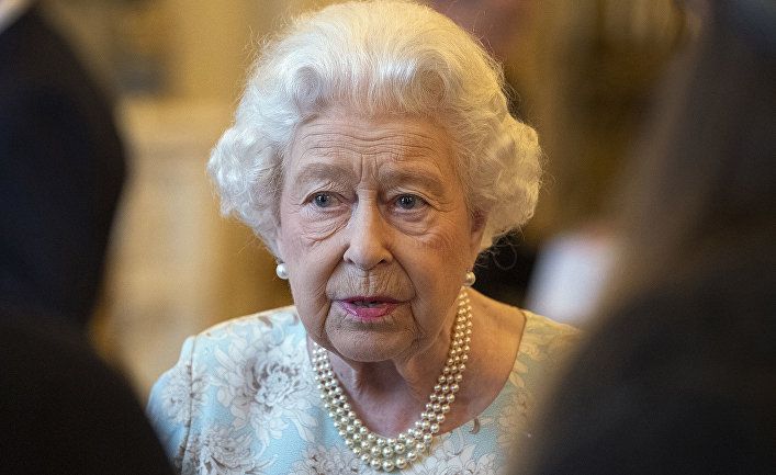 Общество: Королева на грани: Ее Величество планирует отойти от дел, через два года на трон может взойти король Чарльз (Daily Express, Великобритания)