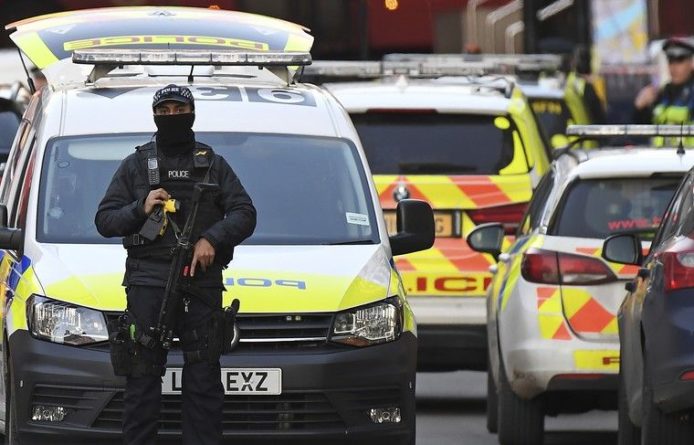 Общество: Посольство России не получало сведений о пострадавших гражданах в Лондоне