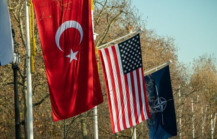 Общество: США «изучают вопрос» о санкциях против Турции за покупку российских ЗРК