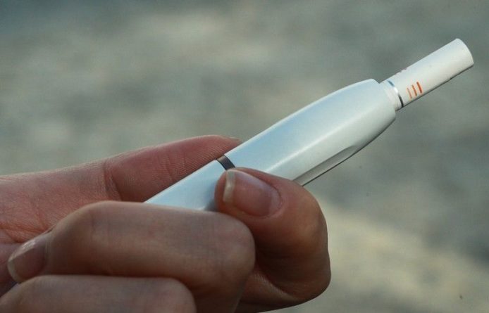 Общество: Канадская провинция запретила продажу электронных сигарет