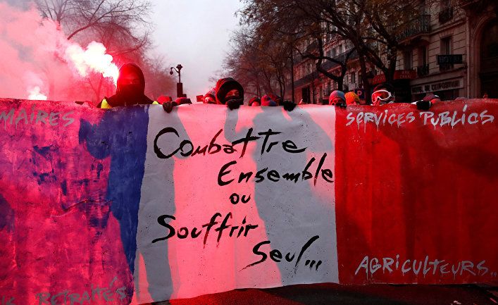Общество: Le Monde (Франция): забастовка 5 декабря — власть пытается разрядить обстановку в обществе