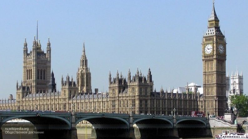Общество: СМИ сообщили, что в парламент Великобритании прошло рекордно большое количество женщин