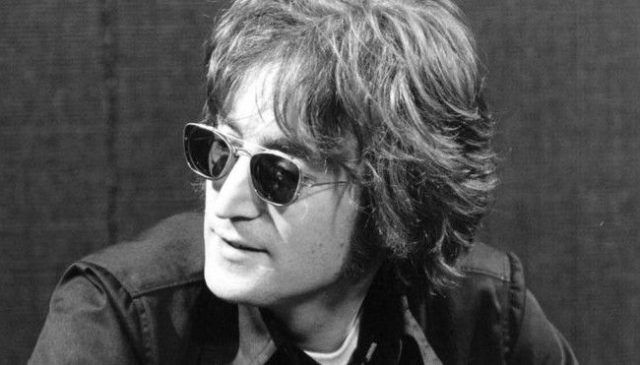 Общество: Очки легендарного Джона Леннона продали за огромную сумму (ФОТО)