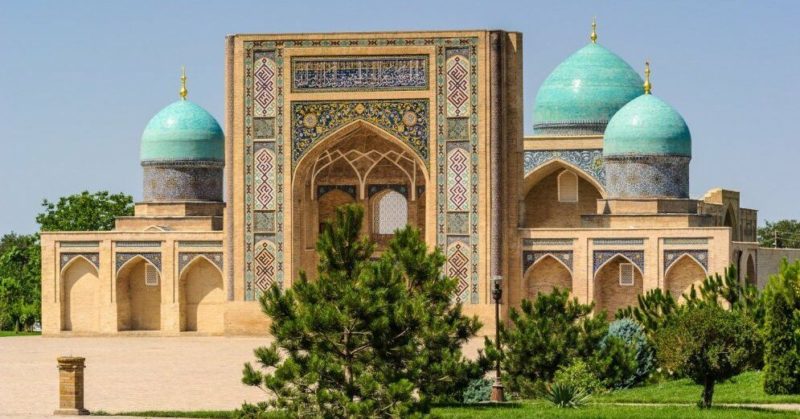 Общество: Узбекистан признан страной года