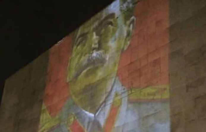 Общество: В Москве отреагировали на появление портретов Сталина на фасадах