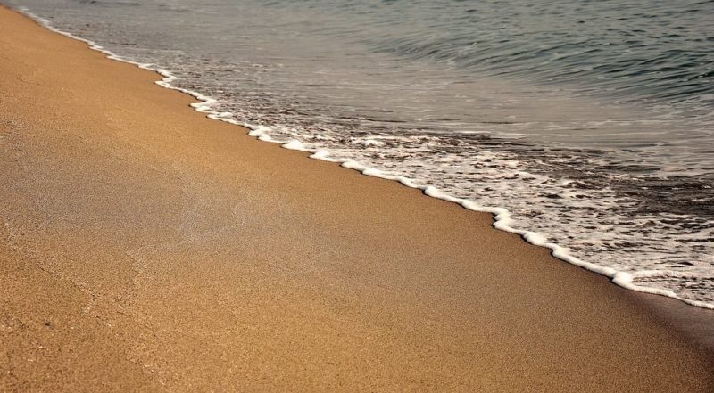 Общество: Туристы попытались вывезти 10 тонн песка с пляжей Сардинии - Cursorinfo: главные новости Израиля