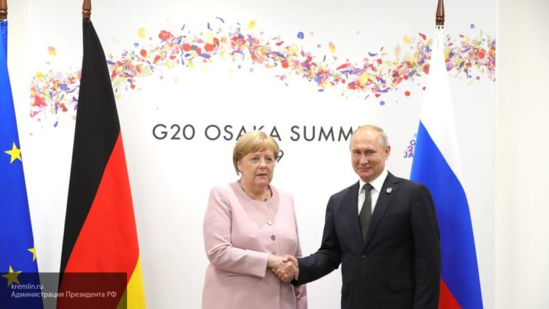 Общество: Встреча Путина и Меркель поможет вернуть Иран за стол переговоров