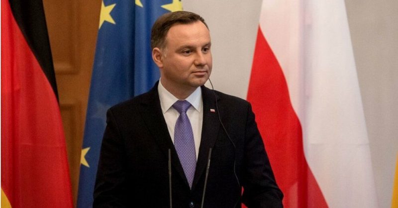 Общество: Президент Польши пригрозил бойкотом из-за решения не давать ему слово на форуме Холокоста