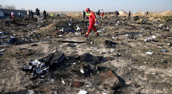 Общество: Париж предложил Ирану помощь в расследовании авиакатастрофы под Тегераном