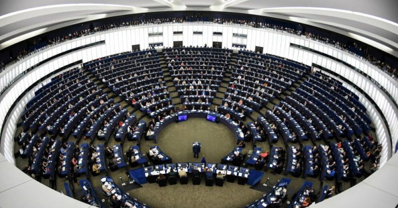 Общество: Банки, климат, права пассажиров. Чем будет заниматься Европарламент в 2020-м году?