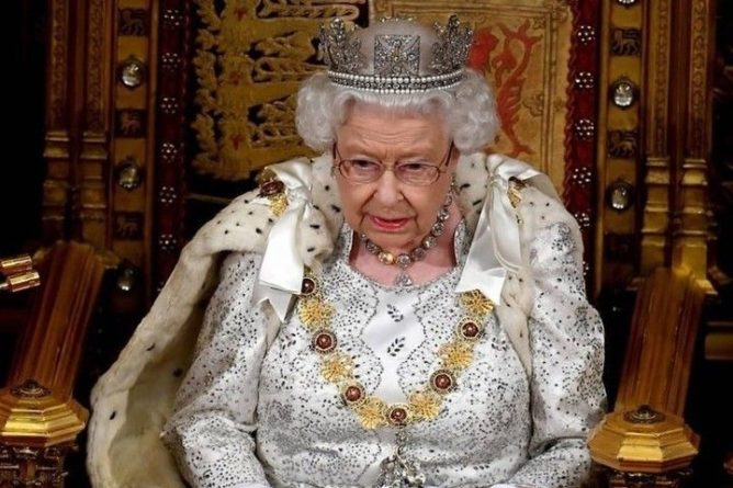Елизавета II разрешила Гарри и Меган покинуть дворец: Полностью поддерживаю 13012020 Общество: Елизавета II разрешила Гарри и Меган покинуть дворец: Полностью поддерживаю