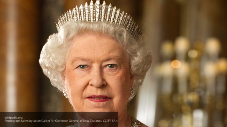 Общество: Елизавета II поддержала решение принца Гарри и Меган Маркл по отказу от привилегий