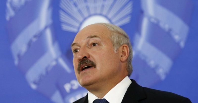 Общество: Лукашенко — Кариньшу: "Чтобы лучше говорить на русском, на нашем языке, вы к нам чаще приезжайте"