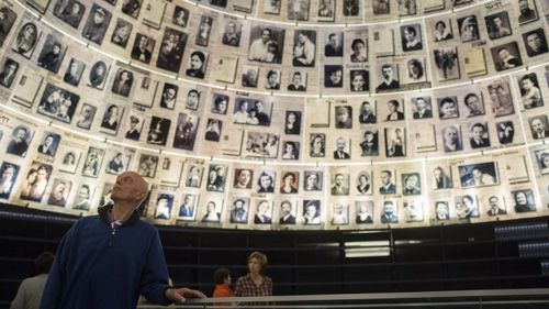 Общество: В Британии впервые установят «камень преткновения» в память о жертвах Холокоста - Cursorinfo: главные новости Израиля