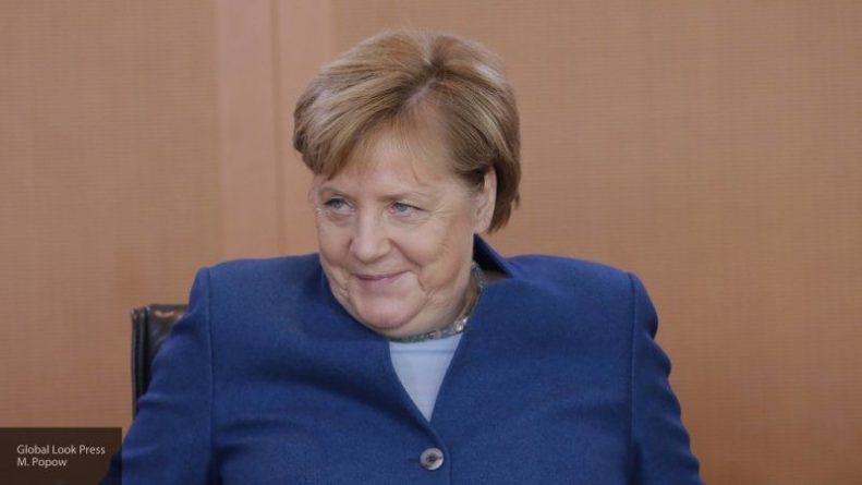 Общество: Стрелкова раскритиковала решение Меркель не приглашать Салеха в Берлин