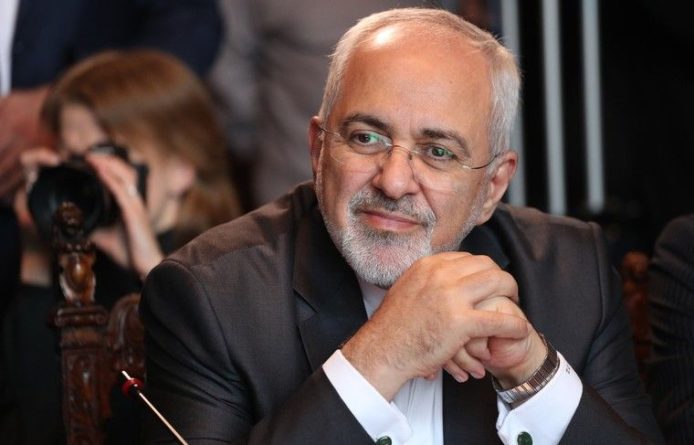 Общество: Иран не будет делать шагов по сокращению обязательств по ядерной сделке