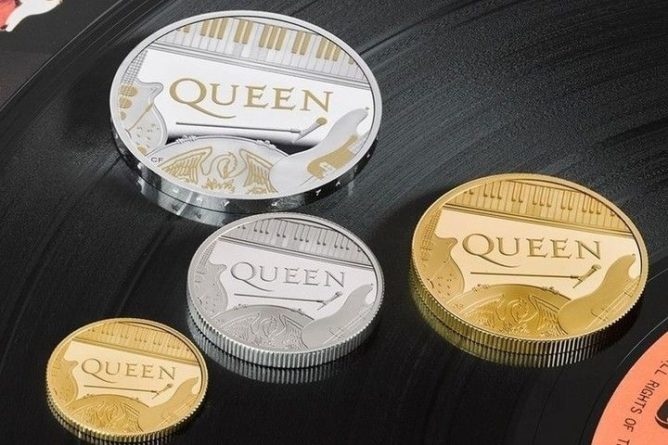 Общество: Елизавета II и Queen оказались на одной коллекционной монете