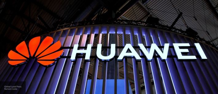 Общество: США продолжают давить на Бориса Джонсона, требуя запретить Huawei