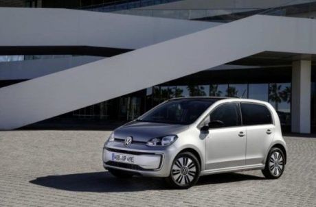 Общество: Volkswagen представил самый бюджетный электромобиль e-Up! 2020 (ФОТО)