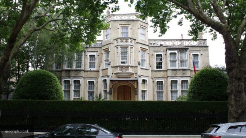 Общество: Посольство РФ в Лондоне пока не располагает данными о пострадавших при теракте россиянах