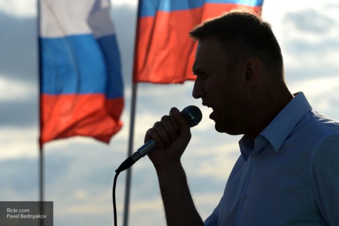 Общество: Навальный и руководство ФБК используют ботов для травли несогласных с ними