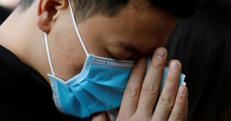 Общество: Коронавирус: в Китае умер врач, первым рассказавший о вспышке