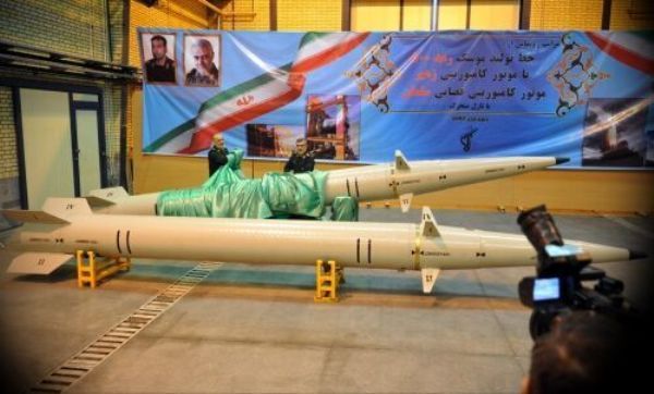 Общество: Иран показал новую баллистическую ракету — видео