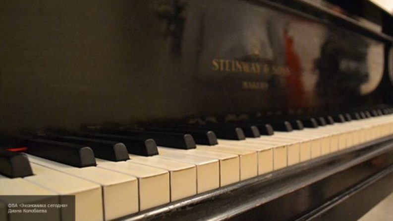 Общество: Грузчики сломали уникальное пианино стоимостью 194 тысячи долларов