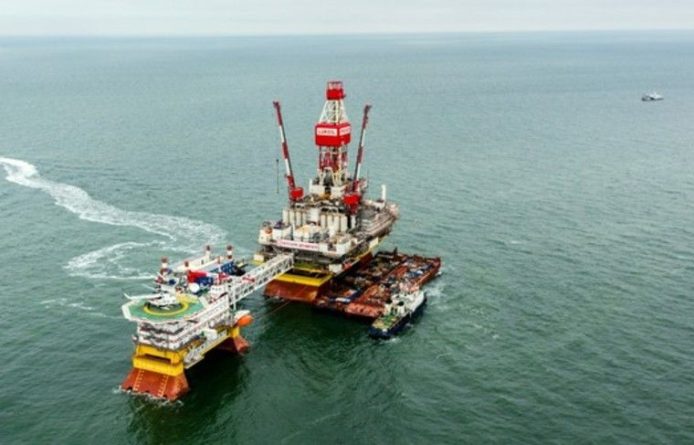 Общество: Цены на нефть Brent и WTI растут