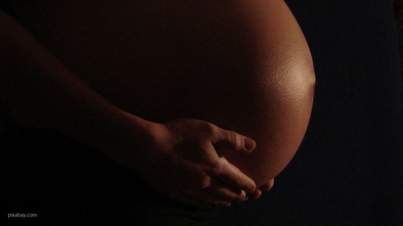 Общество: Акушер призвал беременных относиться к коронавирусу как к другим респираторным болезням