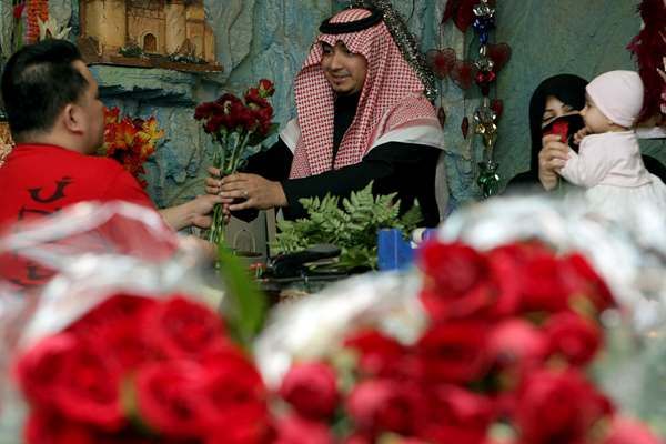 Общество: Принц-либерал подарил саудовцам День Валентина: праздник — не порок