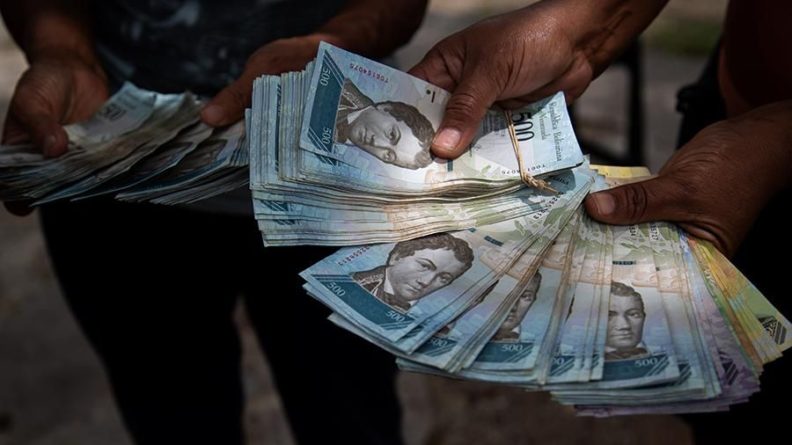 Общество: Венесуэла заказала российскому Гознаку печать 300 млн банкнот боливаров