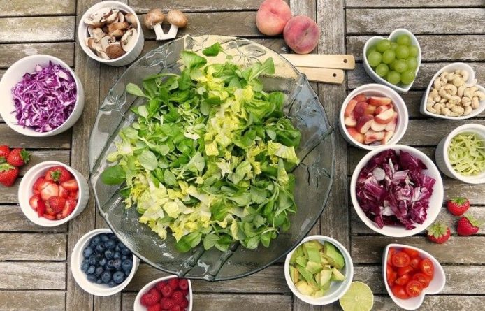 Общество: Диетологи назвали овощи, которые помогут похудеть после 40 лет