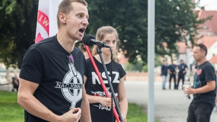 Общество: Бывшему священнику в Польше грозит тюрьма за разжигание ненависти к евреям