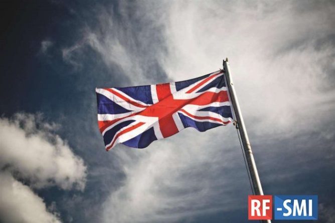Общество: Великобритания планирует ввести новые паспорта после Brexit