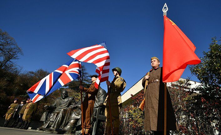 Общество: The Guardian (Великобритания): празднование годовщины победы в Москве создает дилемму для Британии и США