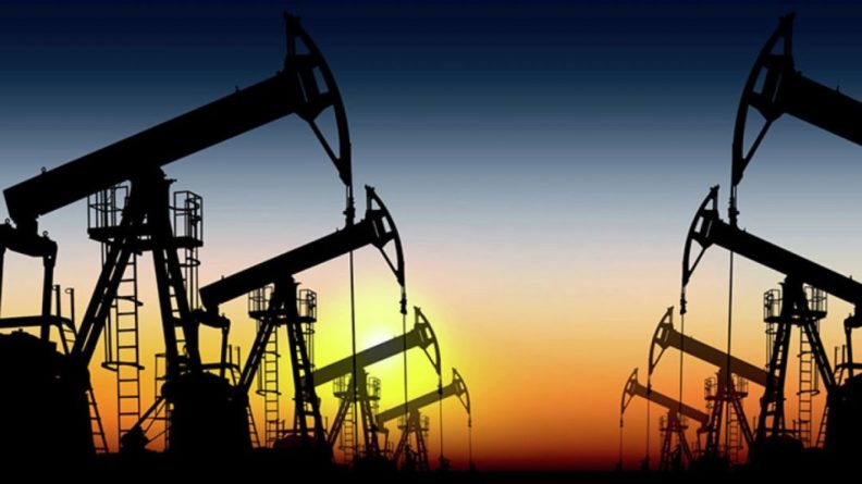Общество: США и Британия более чем в два раза увеличили закупку нефти в России