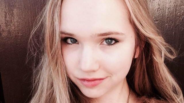 Общество: В мире набирает популярность 19-летняя анти-Грета Тунберг: девушка излучает позитив и осуждает паникеров