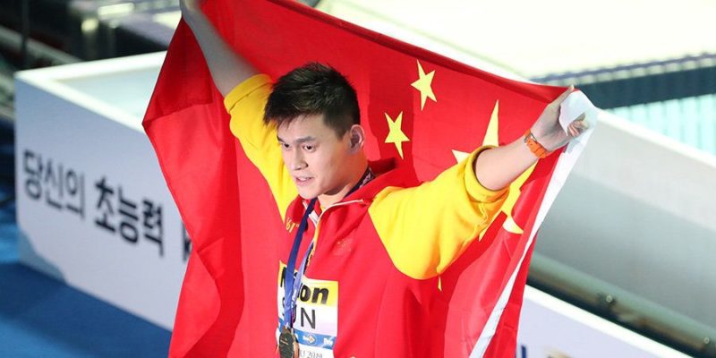 Общество: Китайский пловец Сунь Ян дисквалифицирован на восемь лет