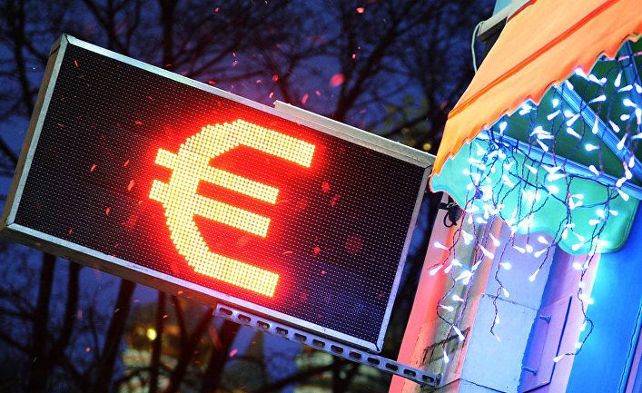 Общество: Bloomberg (США): Белоруссия делает займы в евро на фоне слабеющих связей с Россией.