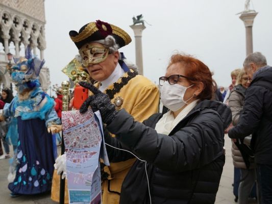 Общество: Совсем другие маски: карнавала в Венеции не будет, туристов нет