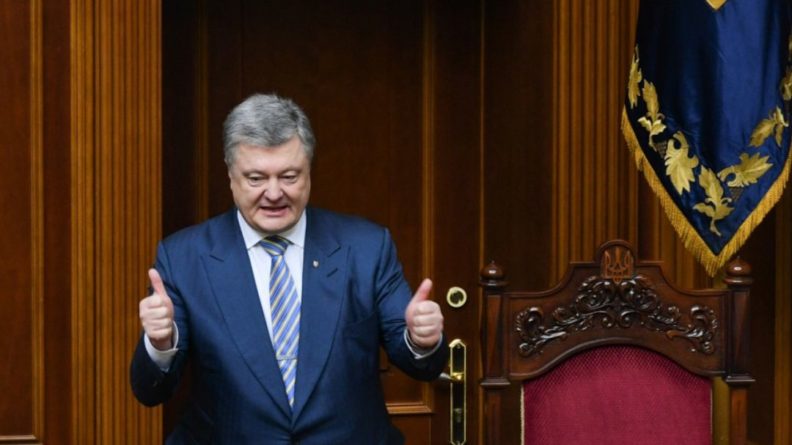 Порошенко удрал от вопроса о выступлении сына с российским рэпером в Лондоне 03032020 Общество: Порошенко удрал от вопроса о выступлении сына с российским рэпером в Лондоне