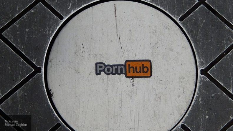 Общество: Pornhub представил документальный фильм под названием Shakedown