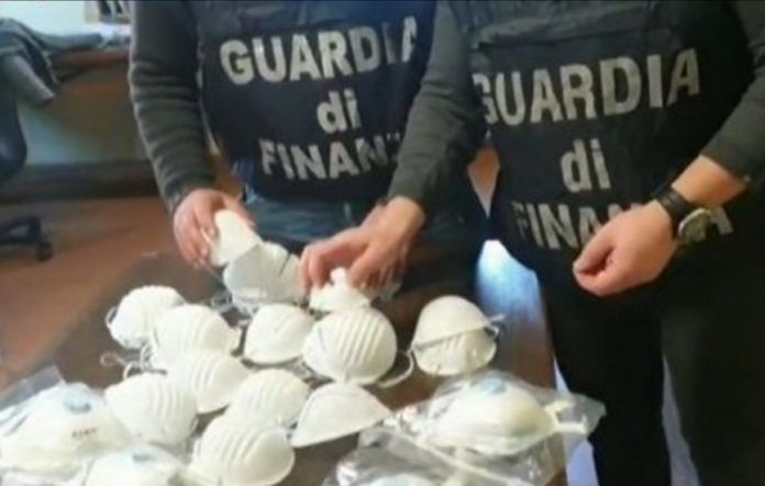Общество: В Италии обнаружили нелегальный магазин, продающий «товары от коронавируса»