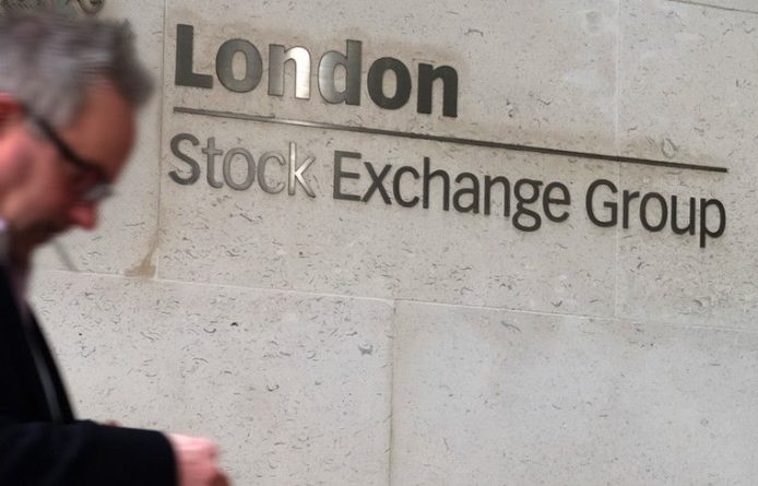 Общество: Индекс Лондонской биржи упал на 8,8%