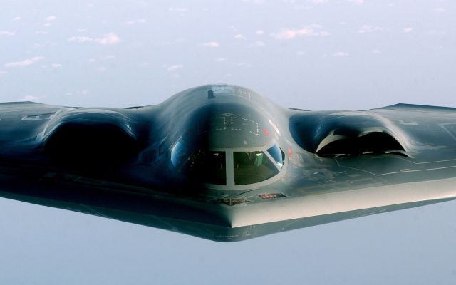 Общество: ВВС США перебрасывают в Европу стелс-бомбардировщики B-2А