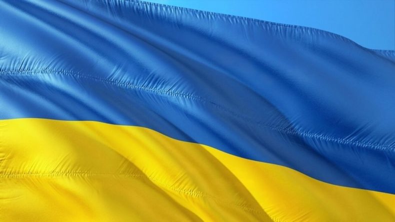 Общество: Украинский канал запустил флешмоб в поддержку затравленного за «Смуглянку» школьника