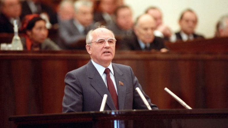 Общество: Альтернативе Горбачева на посту генсека грозил заговор «прорабов перестройки»
