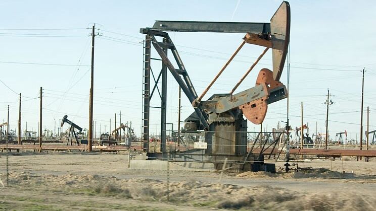Общество: Цена нефти марки Brent снизилась до $33,85