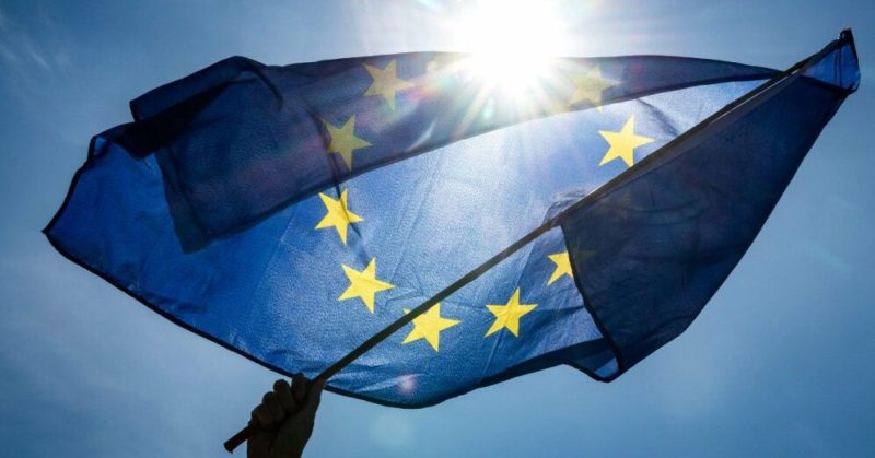 Общество: Страны ЕС не знали о решении Трампа ограничить европейцам въезд в США